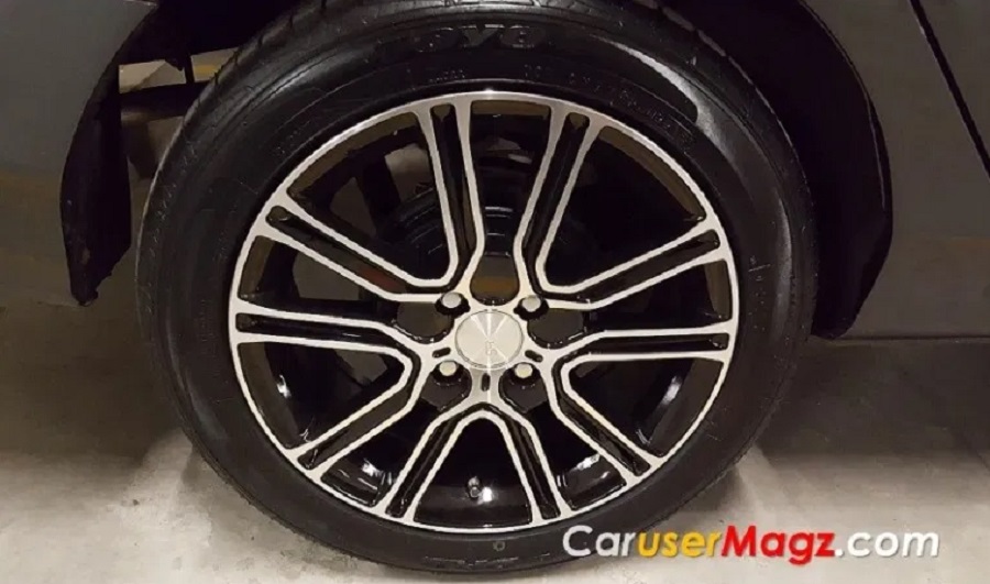 Modifikasi Velg Berukuran Besar Pada Calya 
