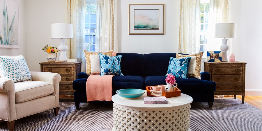 Ruang Tamu Mewah dengan Warna Nyentrik 