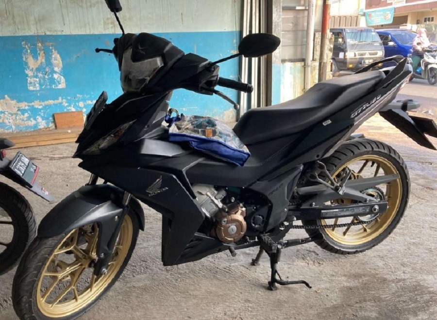 
Honda Supra GTR 150 Exclusive 