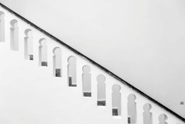 9 Inspirasi Desain Tangga Outdoor yang Aesthetic