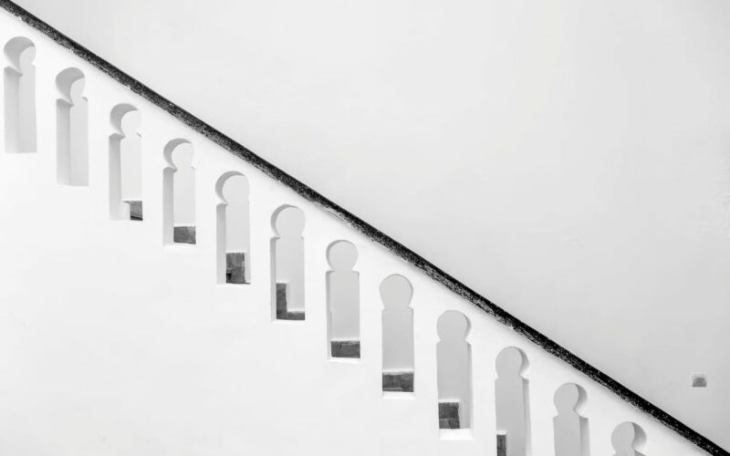 9 Inspirasi Desain Tangga Outdoor yang Aesthetic