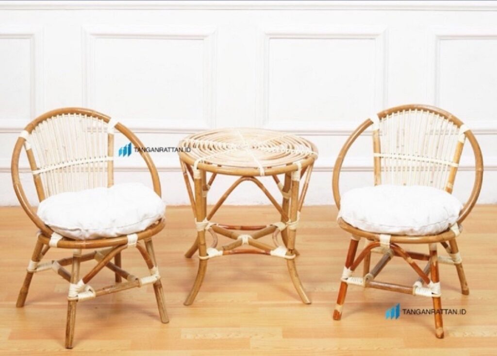   Set Kursi Teras dan Meja Momon Rotan 