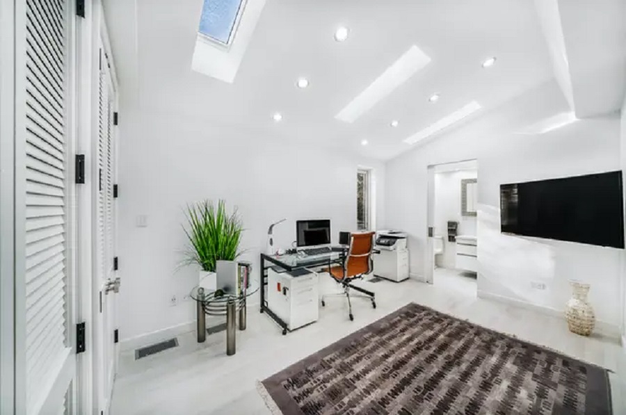 Ruang Kerja Berdesain Mewah