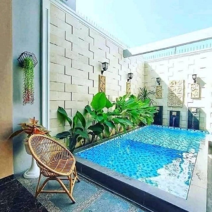 Kolam Renang Minimalis dengan Air Mancur 