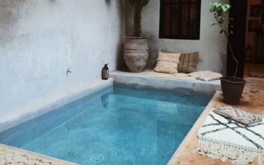 Kolam Renang Tema Industrial